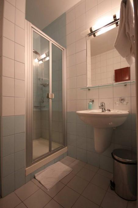 Relax Inn Šoporňa Pokoj fotografie